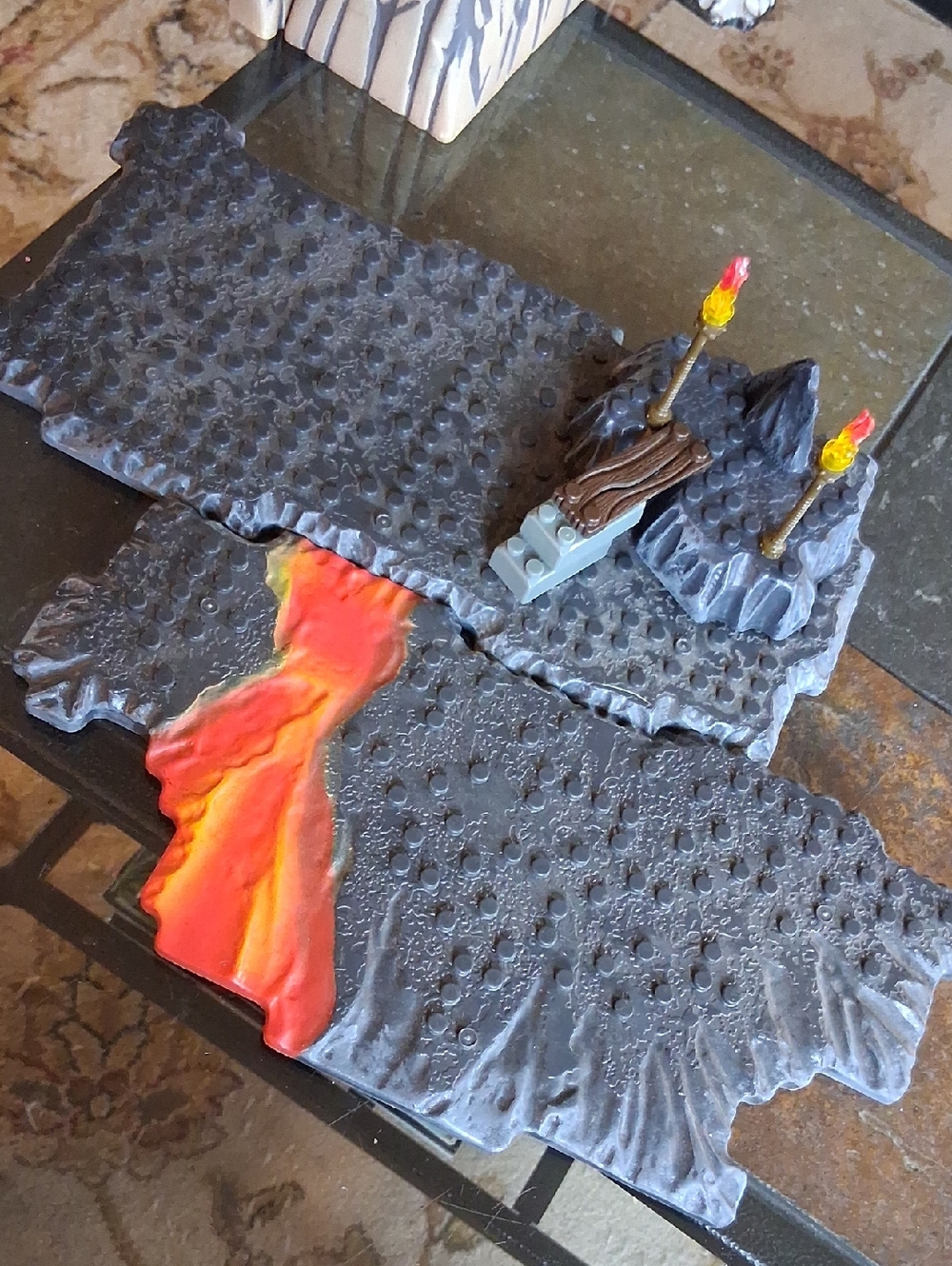 MEGA BLOKS LAVA TERRAIN AND MOC SENTRY
